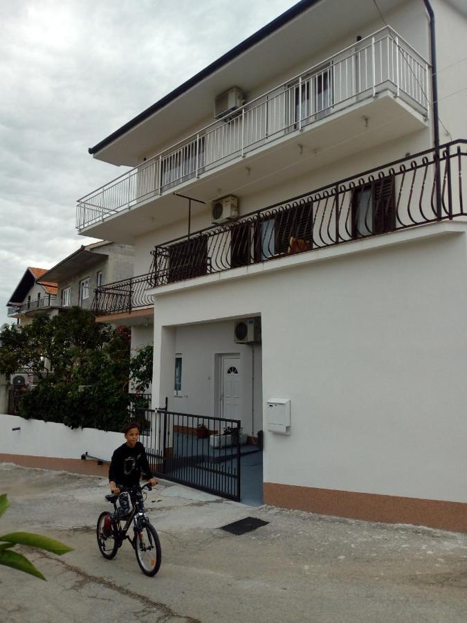 Apartman Radic Traù Esterno foto